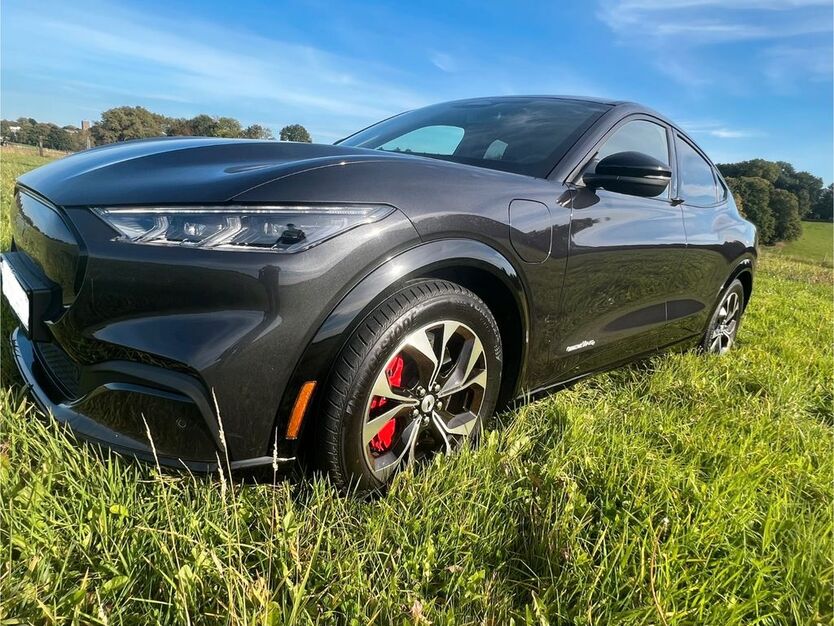 Ford Mustang Mach-E 65.000 km 26.500 € Leverkusen 51381