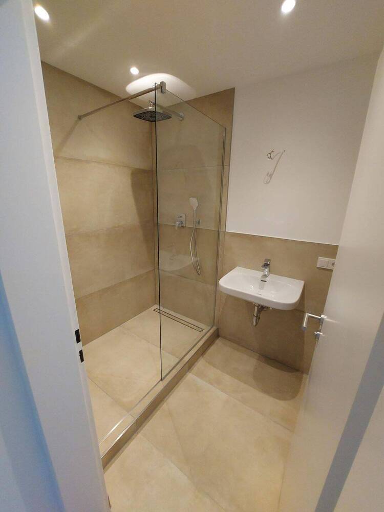 Renovierte 3-Zimmer-Wohnung mit Balkon und Garage