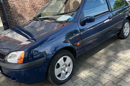 Ford Fiesta 27.850 km 2.999 &euro; Köln 51069