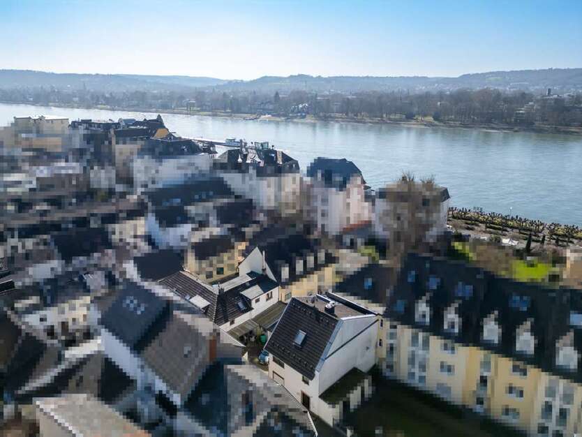 Haus zum Kaufen in Königswinter 790.000 € 282.8 m²