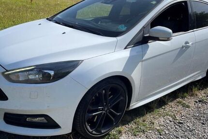 Ford Focus 241.000 km 8.800 &euro; Bergisch Gladbach 51469