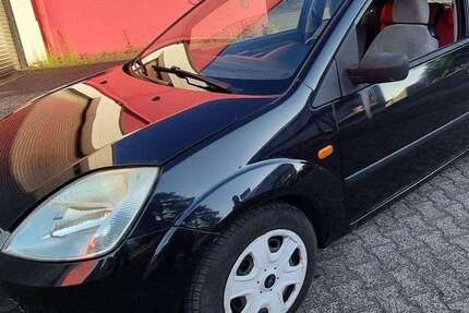 Ford Fiesta 208.000 km 600 &euro; Solingen 42653