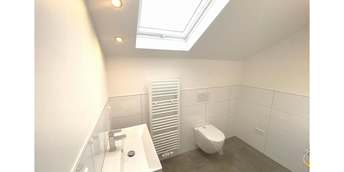 Dachgeschoßwohnung Bonn Gielgen - 2 Zimmer, 62 m&sup2;, 770&euro; | Angebot:25655179
