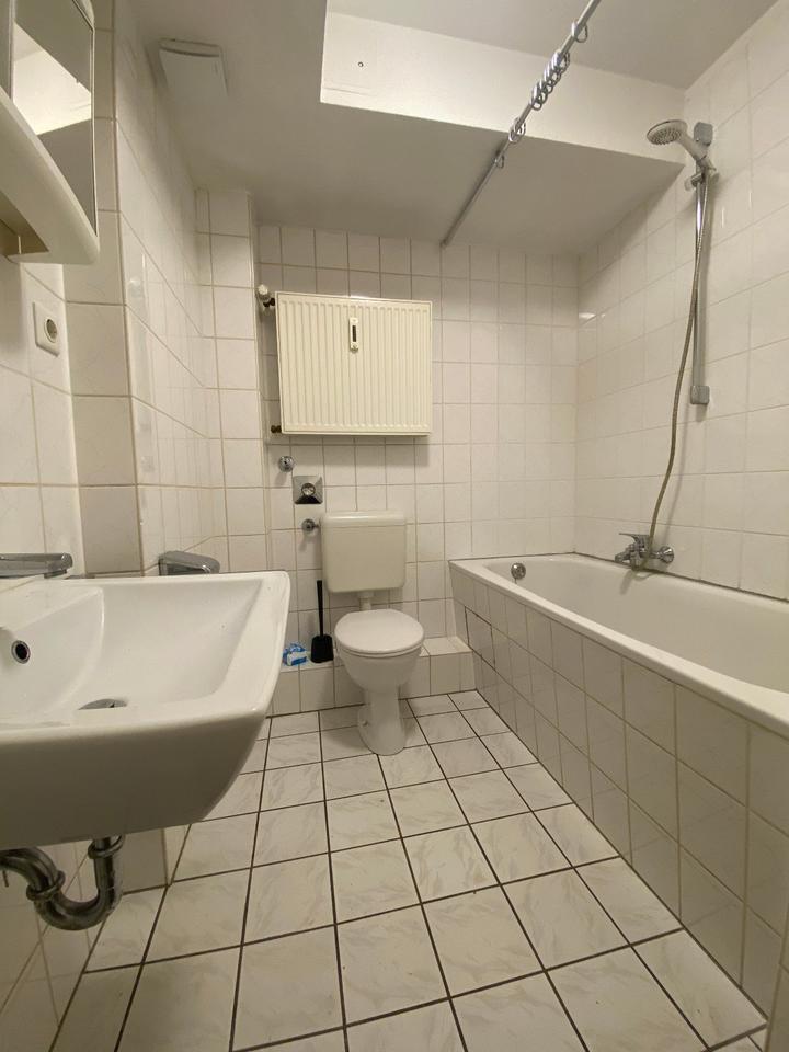 schöne Wohnung in Solingen Ohligs mit Küche und Stellplatz zimmer