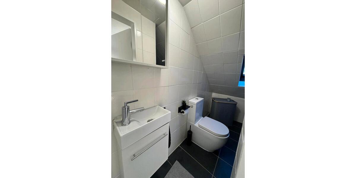 Dachgeschoßwohnung Köln Mülheim - 1.5 Zimmer, 40 m&sup2;, 1.100&euro; | Angebot:26386930
