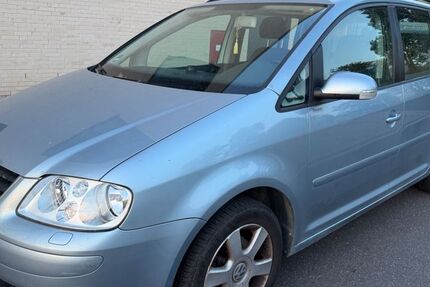 VW Touran 89.839 km 4.500 &euro; Köln 51105