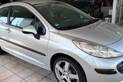 Peugeot 207 149.000 km 1.999 &euro; Bonn 53119