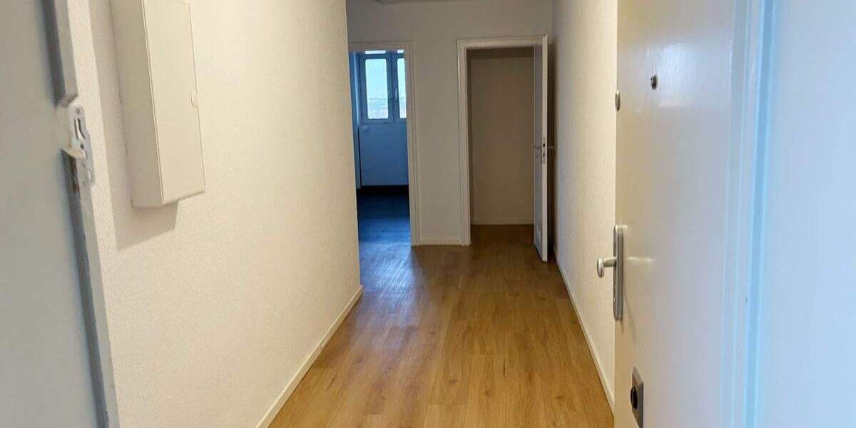 Wohngenuss & Rheinblick, frisch modernisierte 3 Zimmer mit Rundum-Panorama-Balkon, neues Bad, Aufzug 3 zimmer