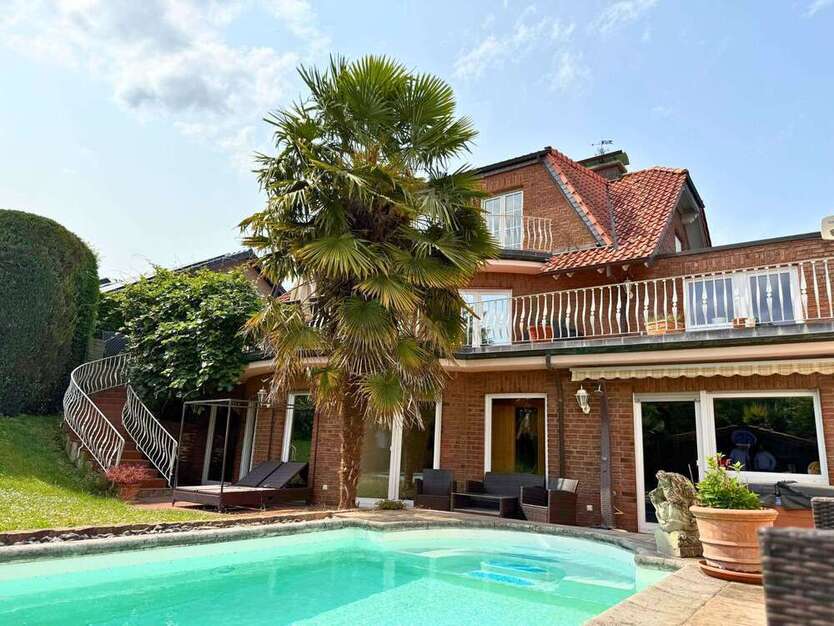 Haus zum Kaufen in Bedburg 915.000 € 240 m²