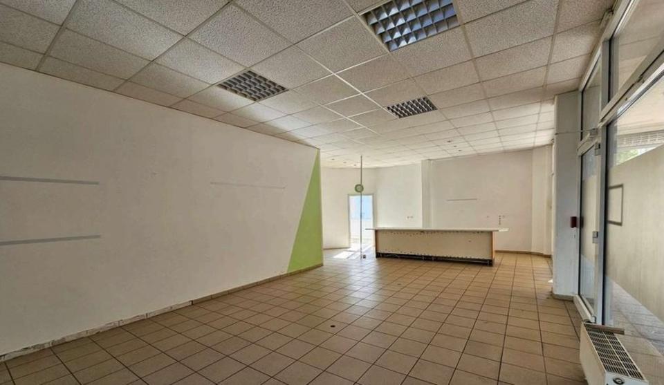 Gewerbeeinheit max ca. 160 m² auch teilbar Büro Praxis Handel zimmer