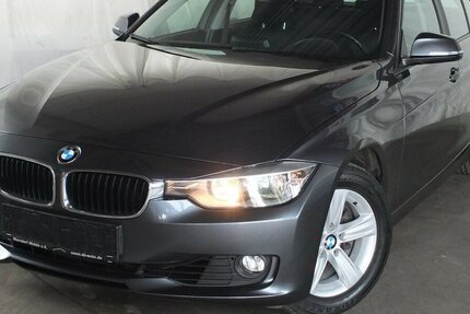 BMW 320i KLIMAAUTOM GARANTIE 1.HAND PDC SHZ BLUETOOTH 137.515 km 10.998 &euro; Köln 50858