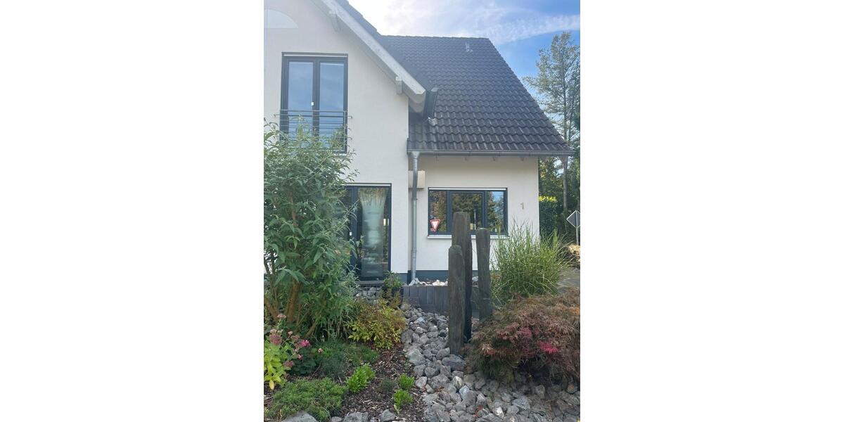 Doppelhaushälfte Hennef (Sieg) - 5 Zimmer, 130 m&sup2;, 1.800&euro; | Angebot:27614844