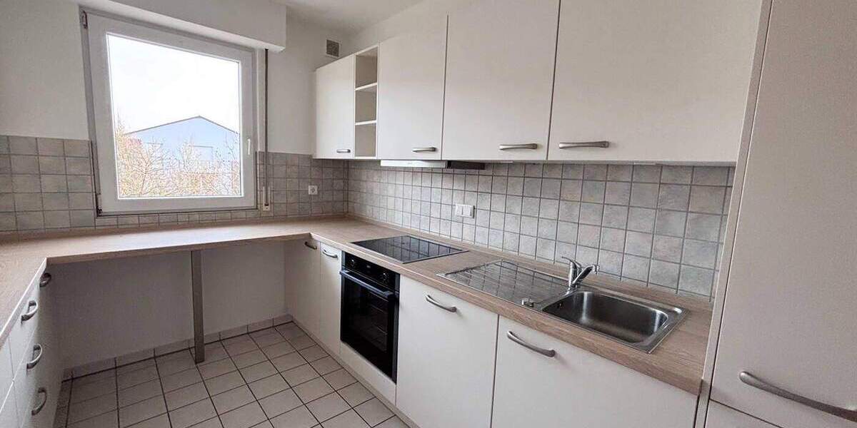 Hochwertige ETW mit Tiefgaragenstellplatz u. EBK in zentraler aber ruhiger Lage von Lev.-Schlebusch 3 zimmer