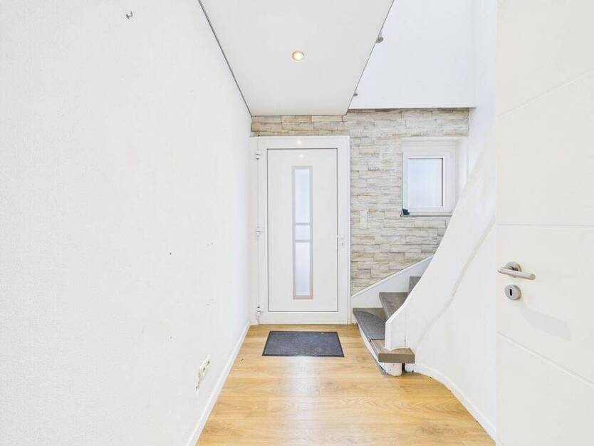 Familienfreundliches Ein-Zweifamilienhaus in der Euskirchener Südstadt - modernisiert & großzügig