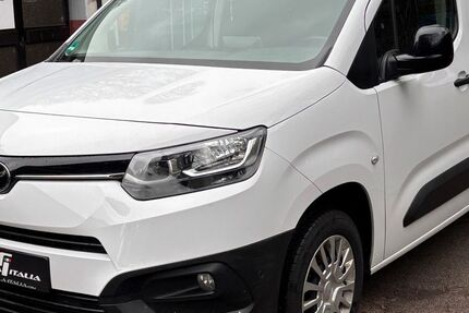 Toyota Proace City 83.400 km 14.490 &euro; Solingen 42697