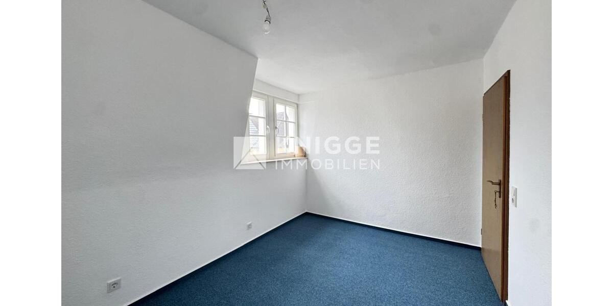 +++ 3419 - Modernisiertes EFH mit großem Garten in GL-Heidkamp +++ 4 zimmer