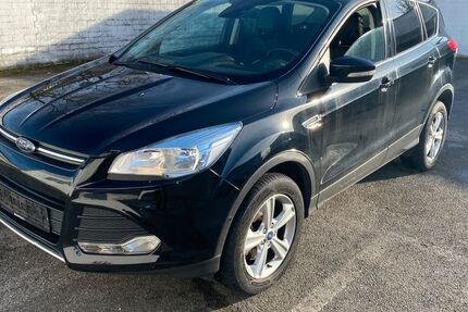 Ford Kuga 132.000 km 9.999 &euro; Monheim 40789