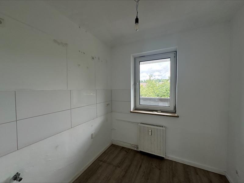 Praktisch geschnittene 2,5-Zi.-Wohnung mit Balkon! zimmer