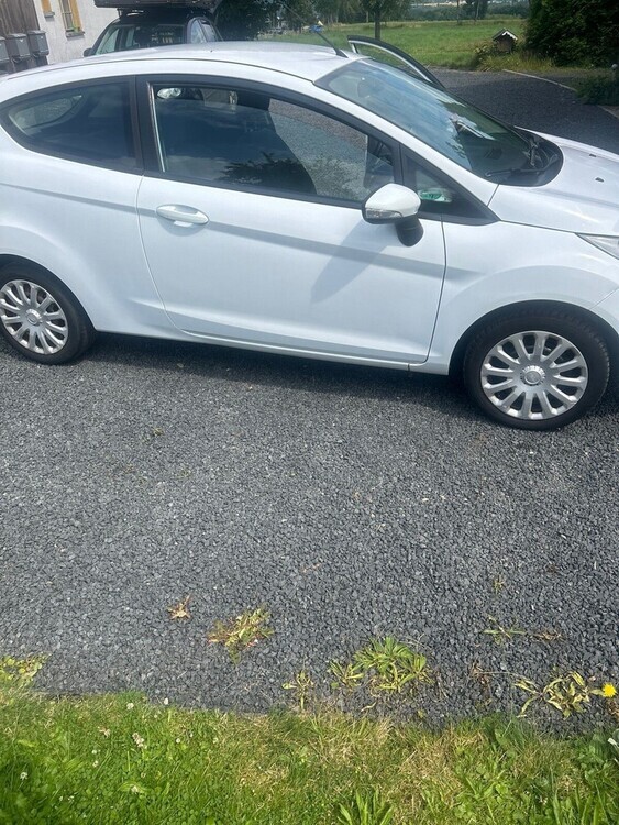 Ford Fiesta 142.800 km 5.300 € Swisttal 53913