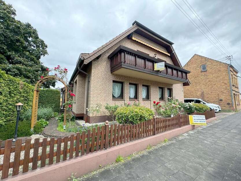 Haus zum Kaufen in Sankt Augustin Hangelar 699.000 € 200 m² 7 zimmer