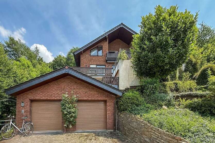 Haus zum Kaufen in Lohmar 680.000 € 247.97 m²