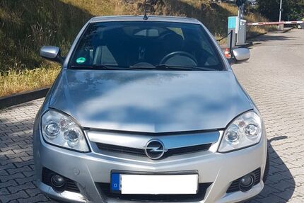 Opel Tigra 270.000 km 2.450 &euro; Hennef 53773