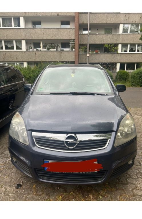 Zafira Life