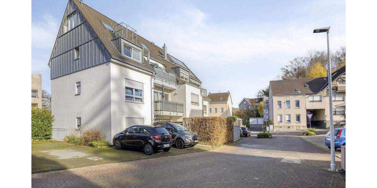 Top gepflegtes Neun-Familienhaus in guter Lage von Bergisch-Gladbach - Mehrfamilienhaus, Wohnhaus Bergisch Gladbach Gladbach | Angebot:23973693