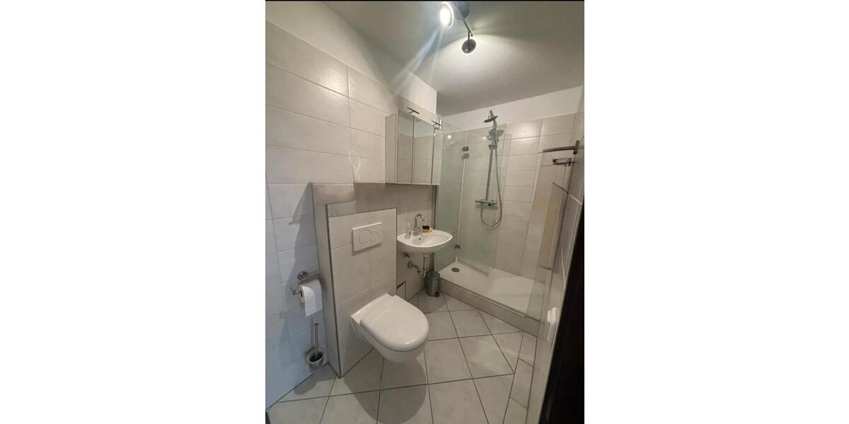 Etagenwohnung Köln Lindenthal - 3 Zimmer, 20 m&sup2;, 550&euro; | Angebot:25207108