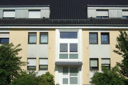 Sankt Augustin, Schöne 3 Zimmerwohnung im Erdgeschoss mit Balkon & Gartennutzung in einem gepflegten 6 Fam. Haus.