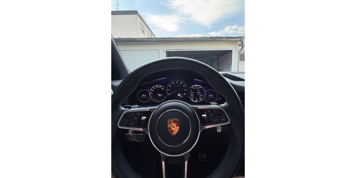 Porsche Cayenne 38.000 km 70.999 &euro; Köln 51149