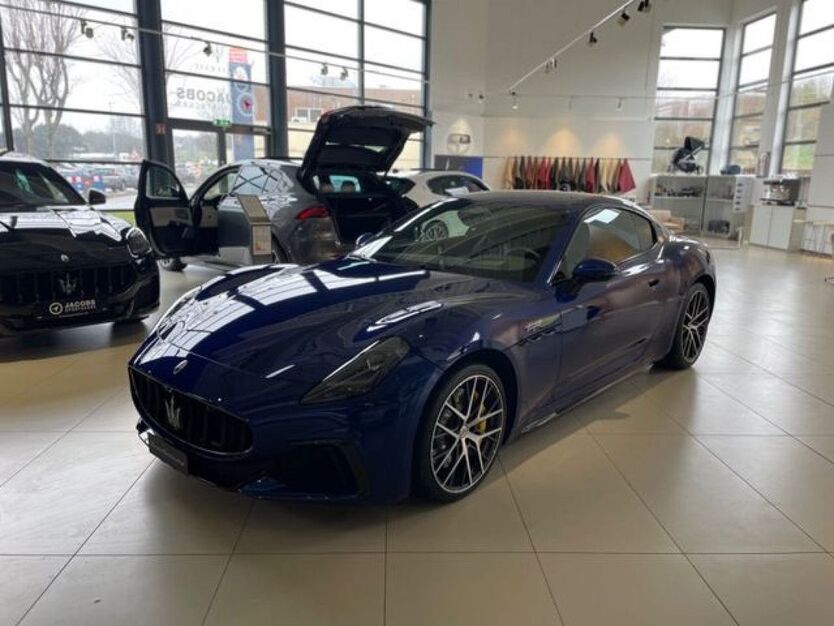 Maserati Granturismo 11.500 km 148.490 € Köln 50829