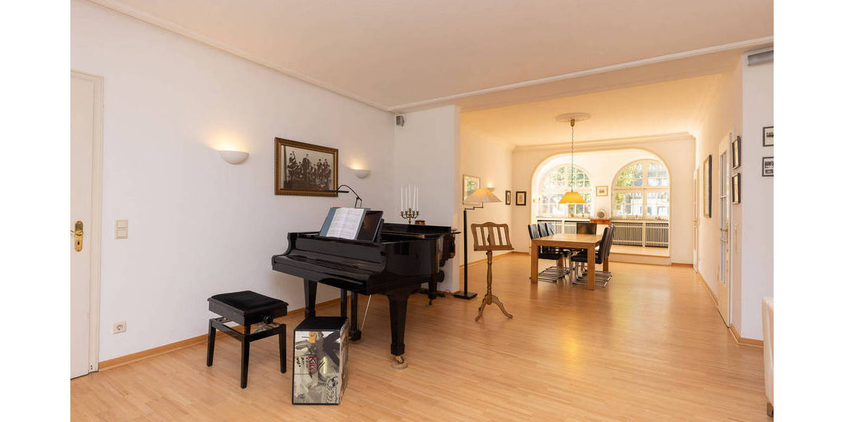 Einfamilienhaus Köln / Lövenich Lövenich - 8 Zimmer, 300 m&sup2;, 1.990.000&euro; | Angebot:24111913