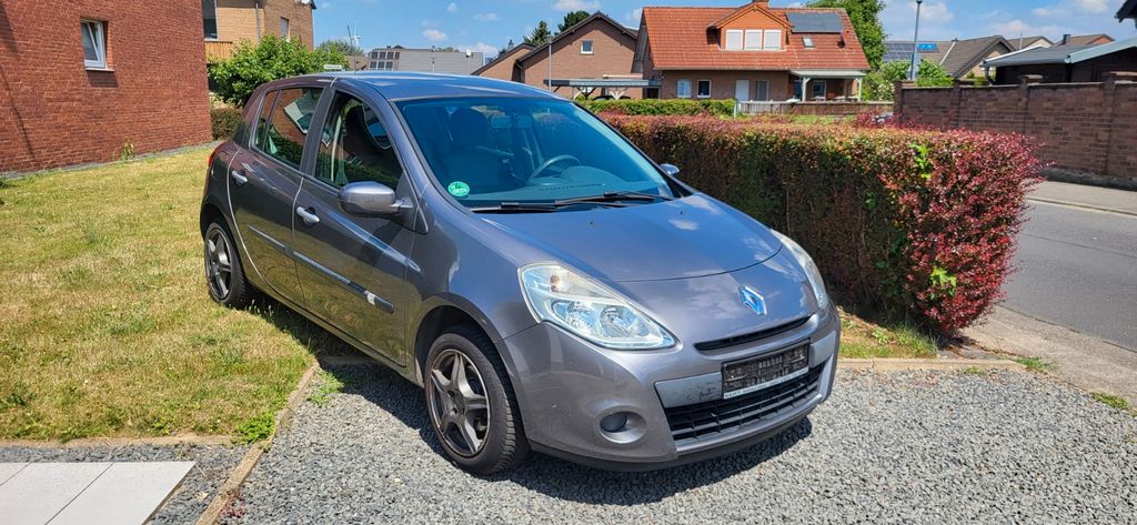 Renault Clio 63.327 km 3.500 &euro; Elsdorf 50189