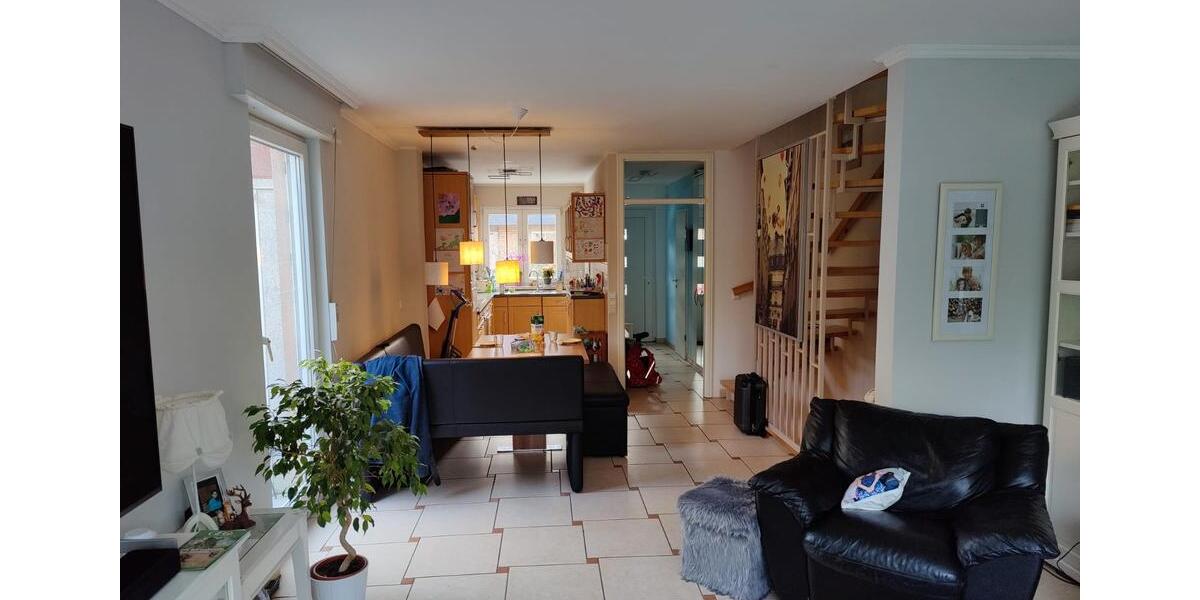 Reihenhaus Frechen - 4 Zimmer, 120 m&sup2;, 2.000&euro; | Angebot:26135309