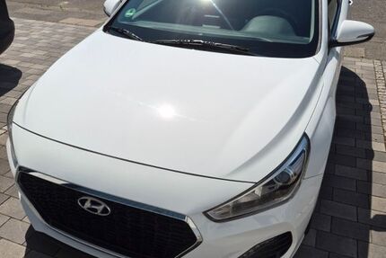 Hyundai i30 40.000 km 13.900 &euro; Wesseling 50389