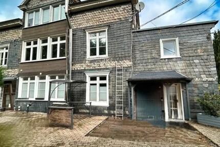 Haus Wermelskirchen - 12 Zimmer, 450 m&sup2;, 785.000&euro; | Angebot:26227530