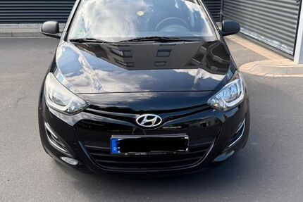 Hyundai i20 82.200 km 5.300 &euro; Köln 50829