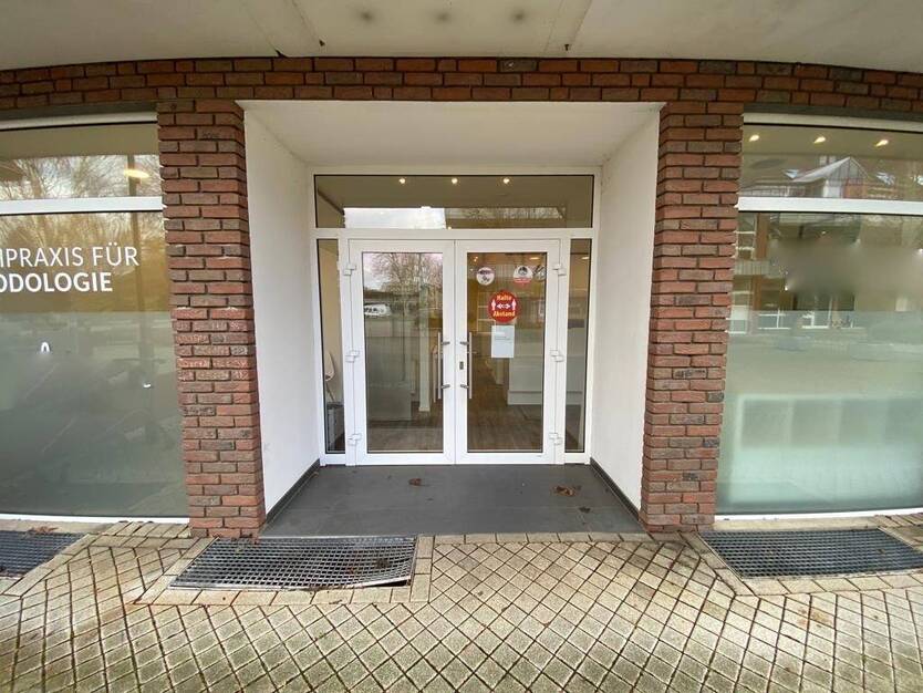 Moderne und großzügige Praxisräumlichkeiten auf zwei Etagen 9 zimmer