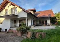 Modernisiertes Zweifamilienhaus in Ruhiglage am Waldrand 446 m² Wohn-u.Nutzfläche Topausstattung EBK