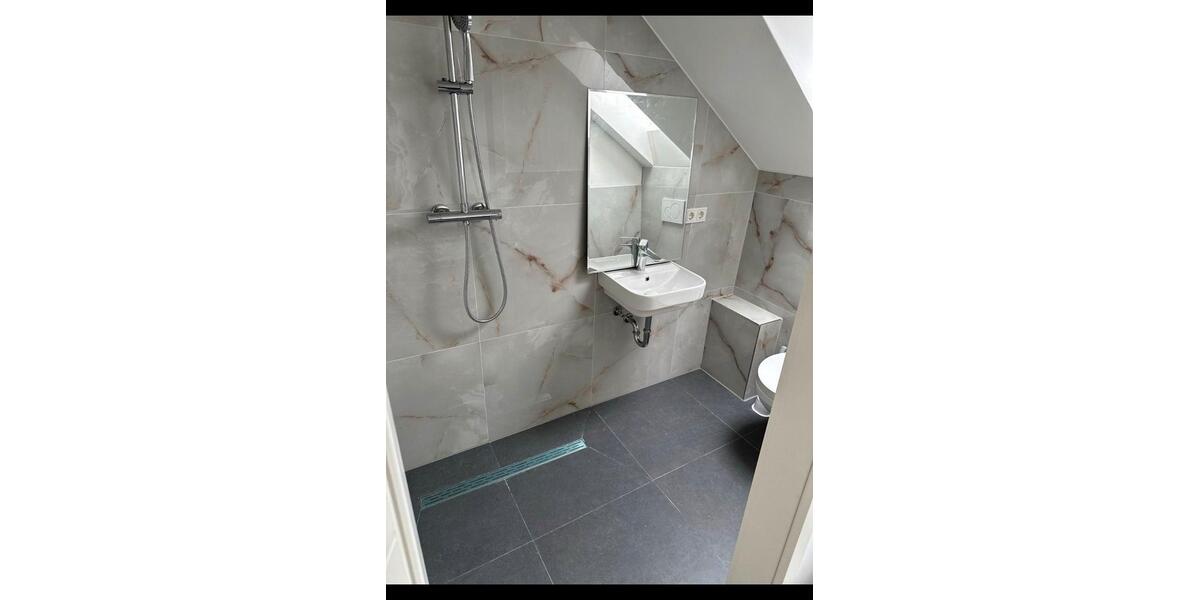 Dachgeschoßwohnung Bonn Poppelsdorf - 1 Zimmer, 37 m&sup2;, 890&euro; | Angebot:27608766