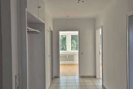 Wohnung Neuss - 3 Zimmer, 82 m&sup2;, 820&euro; | Angebot:27715254