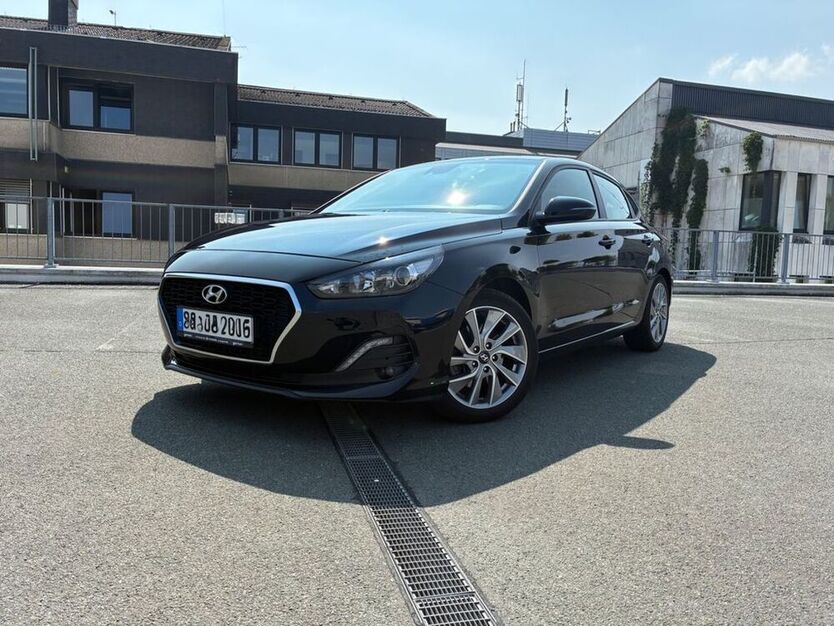 i30