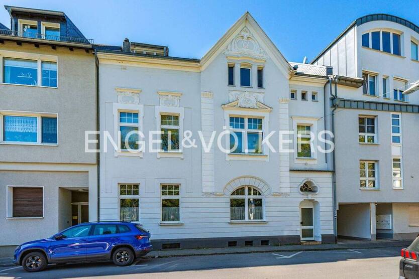 Schmuckstück in zentraler Lage - AltbauWohnung mit Potenzial!