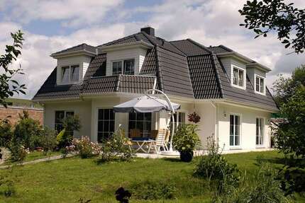 Haus zum Kaufen in Bergisch-Gladbach Bensberg 820.000 € 220 m²