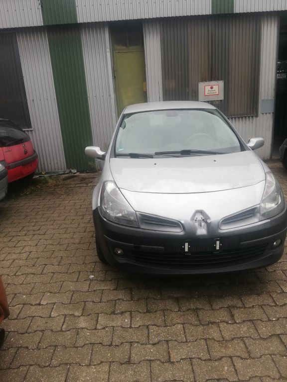 Renault Clio 154.535 km 700 € Düsseldorf 40599