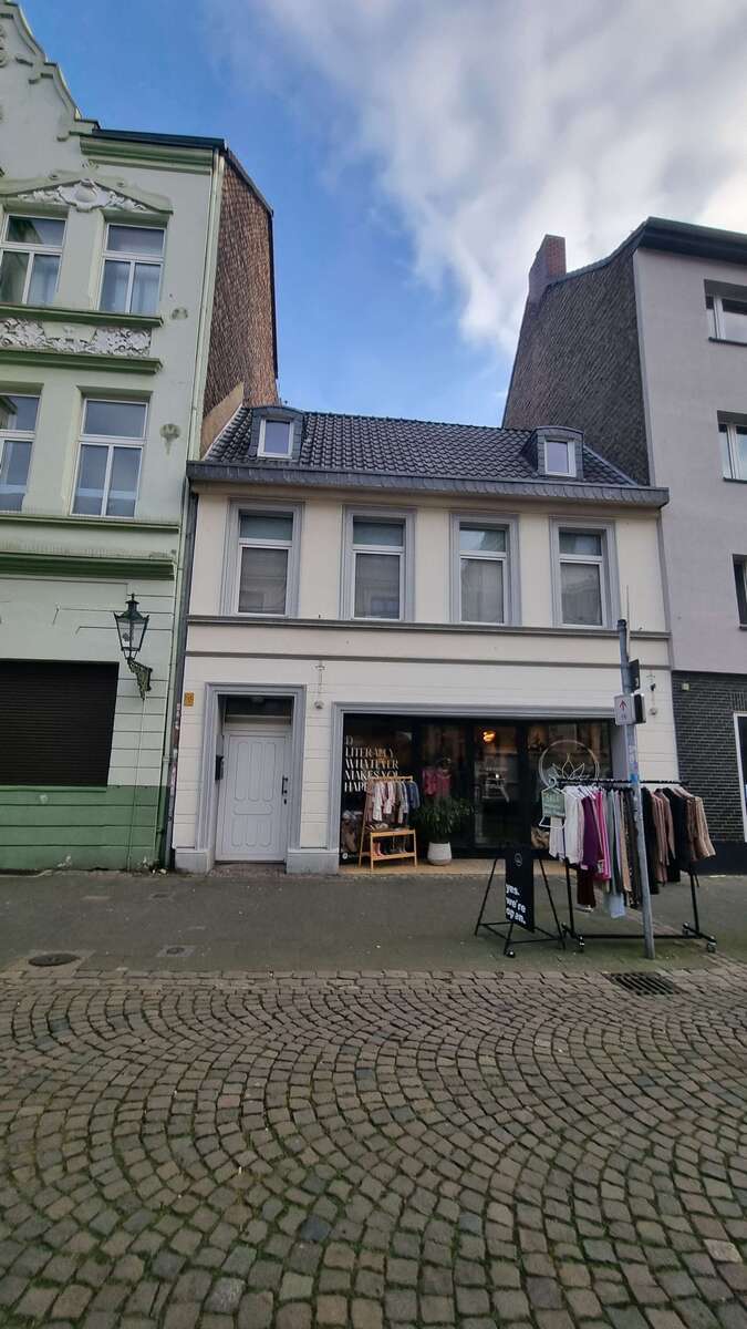 Haus zum Kaufen in Düsseldorf-Gerresheim 499.000 € 163 m² 6 zimmer