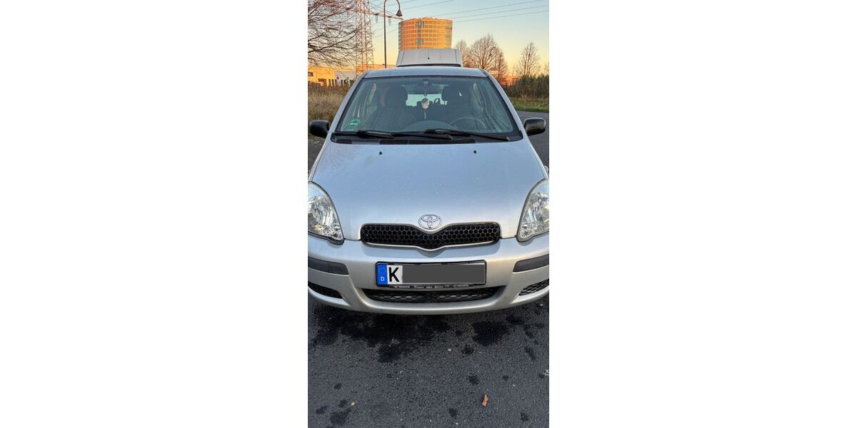 Toyota Yaris 216.900 km 2.290 &euro; Köln 51149