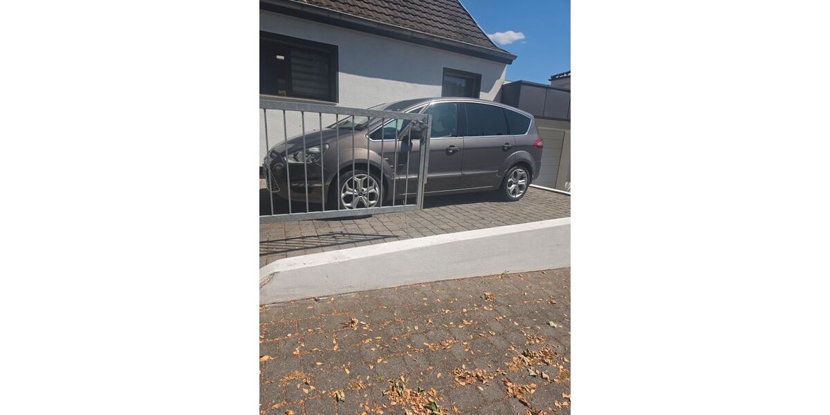 Ford S-Max 195.457 km 5.500 &euro; Siegburg 53721