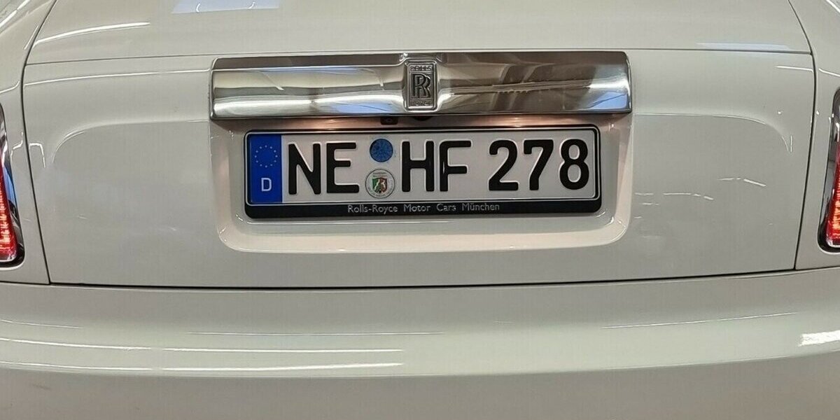 Rolls Royce Phantom Drophead Bespoke Spezial 21.800 km 195.000 &euro; HAAN 42781